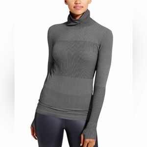 ATHLETA Striped Multi Pattern Turtle Neck Active Wear Top Black & Gray Size XS